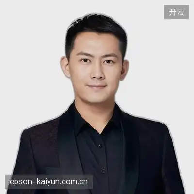 康美伟